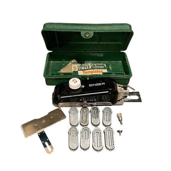 Vintage Singer Buttonholer 160506 Sewing Machine Attachment Eyelet Templates - Picture 1 of 7